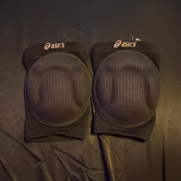 Asics Other - Volleyball Knee Pads